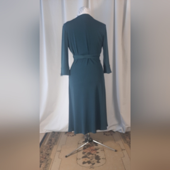 Holiday Wrap Dress - Green - Picture 4 of 8